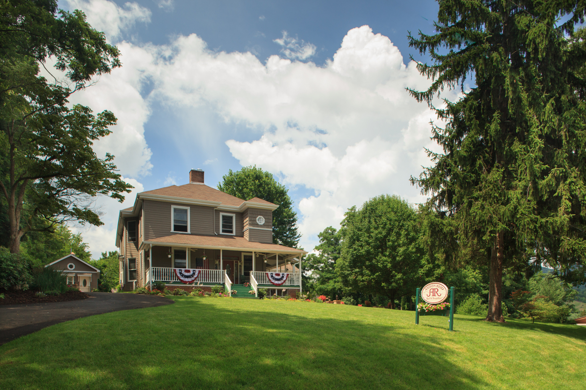 Andon-Reid Inn Bed & Breakfast - Blue Ridge Parkway